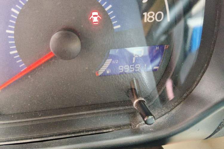 Used Geely Auto Panda Classic 2014 CROSS 1.5L Automatic Elite Model Odometer Close Up