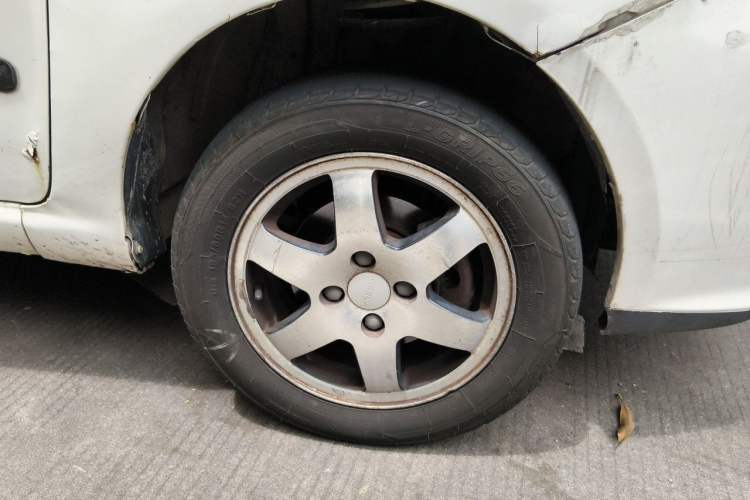 Used Geely Auto Panda Classic 2014 CROSS 1.5L Automatic Elite Model Right Front Wheel Hub