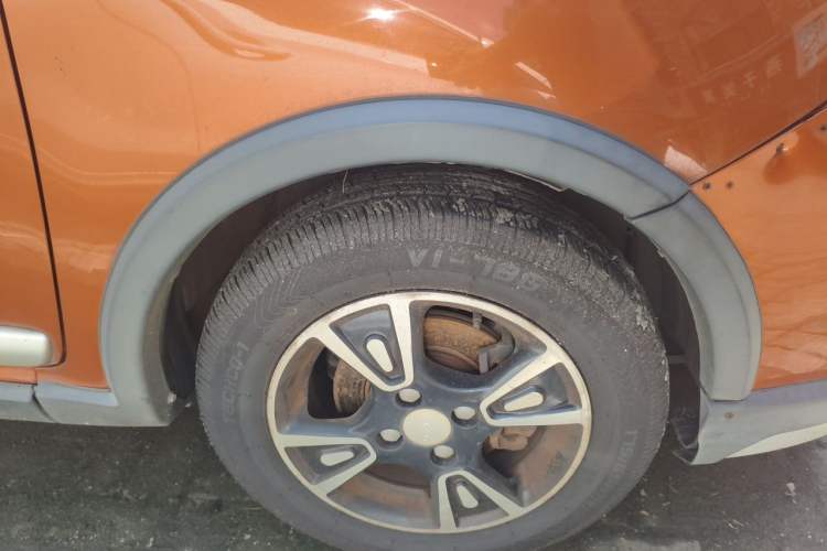 Used Geely Auto Panda Classic 2015 1.5L Automatic Cool & Fun Edition Right Front Wheel Hub