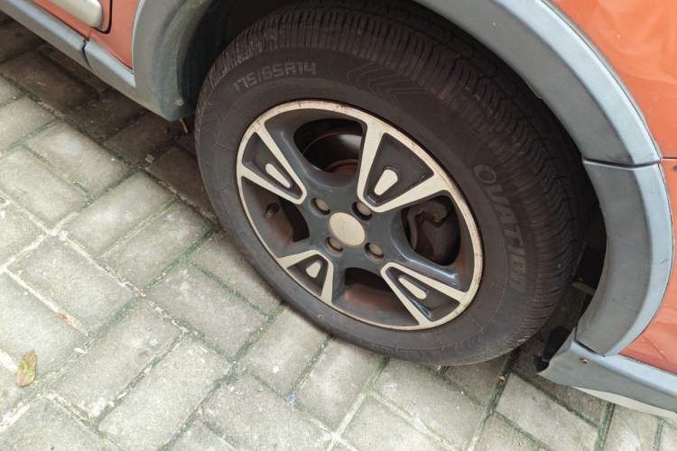 Used Geely Auto Panda Classic 2015 1.5L Automatic Cool & Fun Edition Right Front Wheel Hub