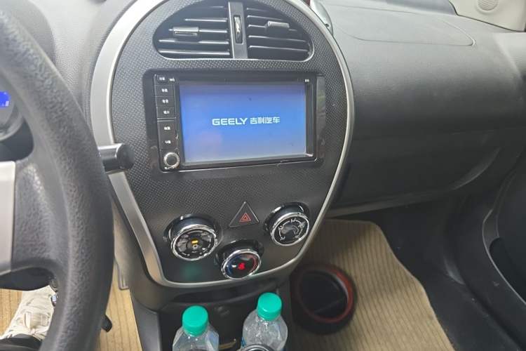 Used Geely Auto Panda Classic 2015 1.5L Automatic Cool & Fun Edition Audio And AC Panel