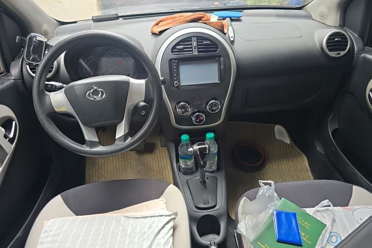 Used Geely Auto Panda Classic 2015 1.5L Automatic Cool & Fun Edition Center Console