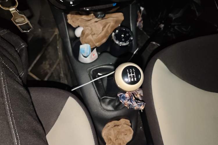 Used Geely Auto Panda Classic 2015 1.0L Manual Shuangzhen Edition Gear Lever
