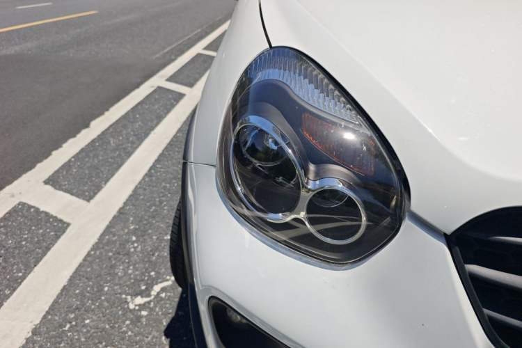 Used Geely Auto Panda Classic 2015 1.5L Automatic Cool & Fun Edition Right Front Headlight