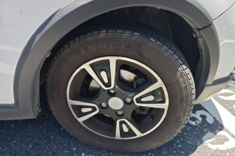 Used Geely Auto Panda Classic 2015 1.5L Automatic Cool & Fun Edition Right Front Wheel Hub