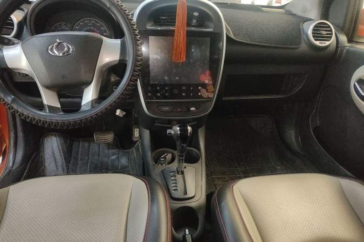 Used Geely Auto Panda Classic 2015 1.5L Automatic Cool & Fun Edition Audio And AC Panel