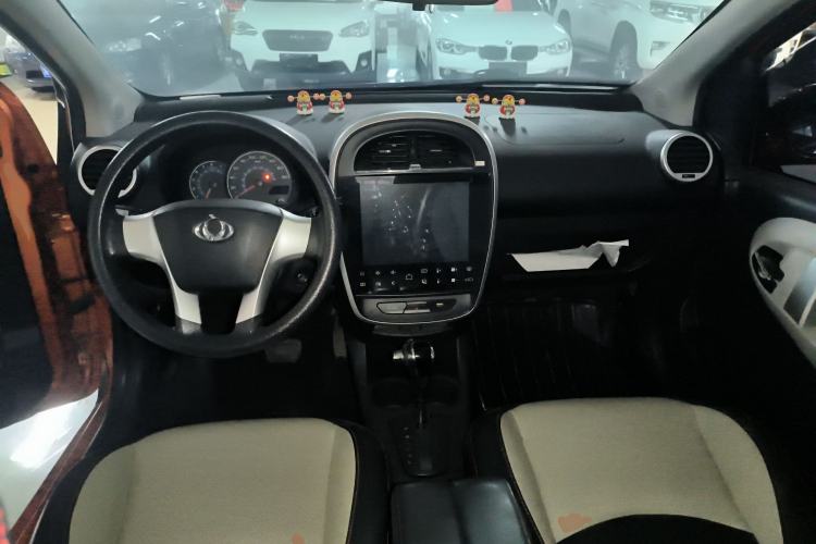 Used Geely Auto Panda Classic 2015 1.5L Automatic Cool & Fun Edition Center Console