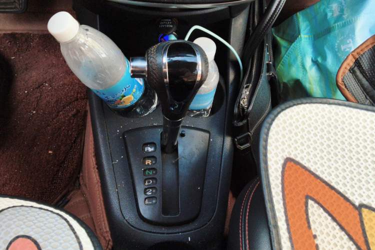 Used Geely Auto Panda Classic 2015 1.5L Automatic Cool & Fun Edition Gear Lever
