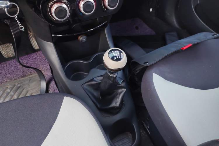 Used Geely Auto Panda Classic 2015 1.0L Manual Shuangzhen Edition Gear Lever