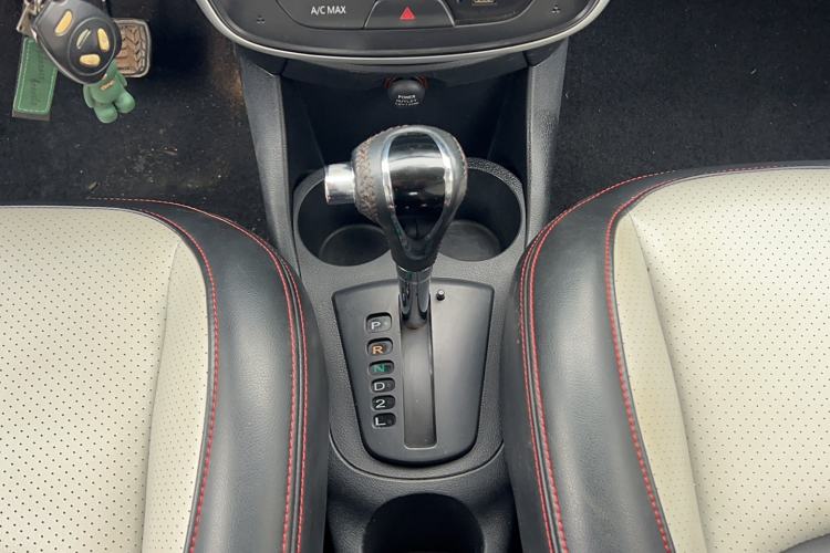 Used Geely Auto Panda Classic 2015 1.5L Automatic Cool & Fun Edition Gear Lever