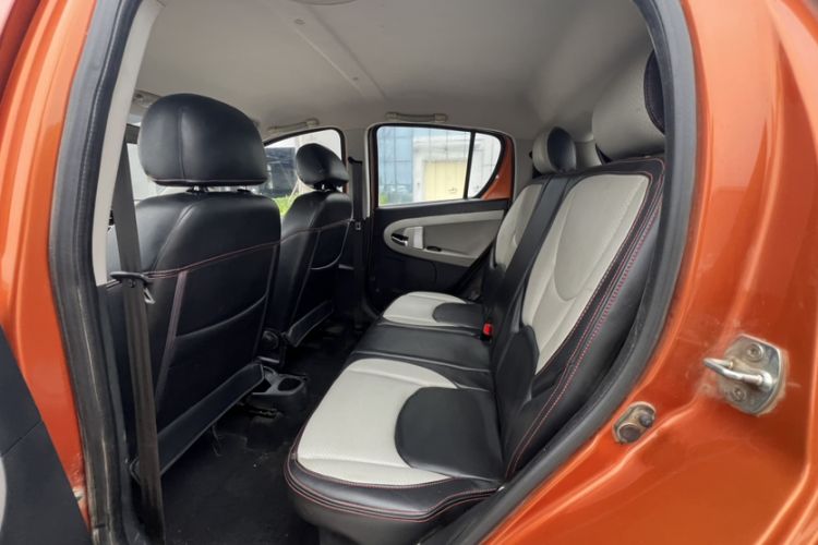 Used Geely Auto Panda Classic 2015 1.5L Automatic Cool & Fun Edition Interior 3