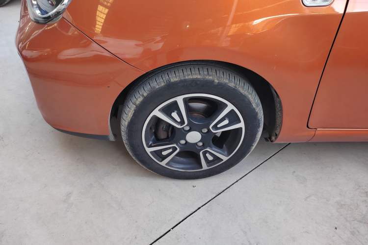 Used Geely Auto Panda Classic 2015 1.0L Manual Shuangzhen Edition Left Front Wheel Hub