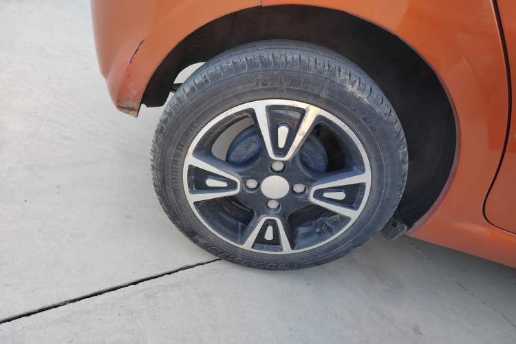 Used Geely Auto Panda Classic 2015 1.0L Manual Shuangzhen Edition Right Rear Wheel Hub