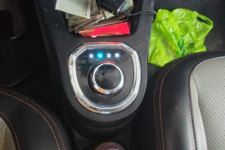 Used Geely Auto Panda Classic 2016 1.0L IMT Cool Fun Edition Gear Lever