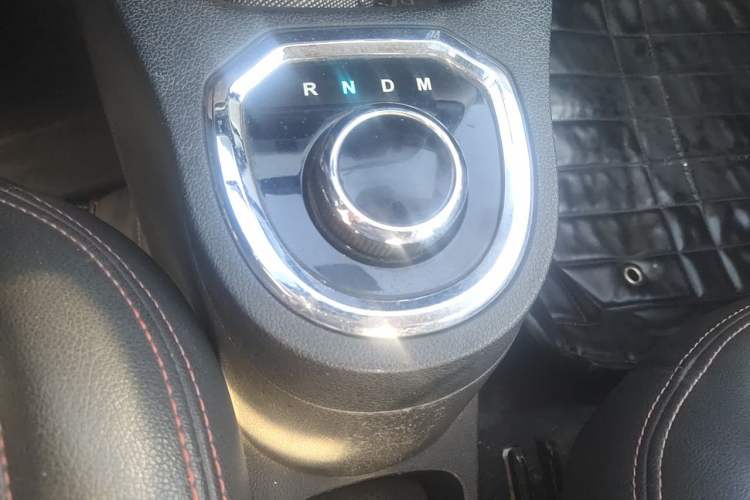 Used Geely Auto Panda Classic 2016 1.0L IMT Cool Fun Edition Gear Lever