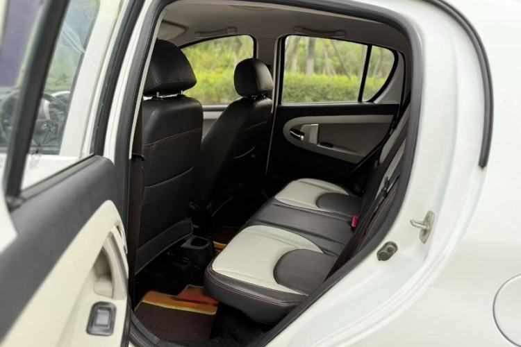 Used Geely Auto Panda Classic 2016 1.0L IMT Cool Fun Edition Interior 3