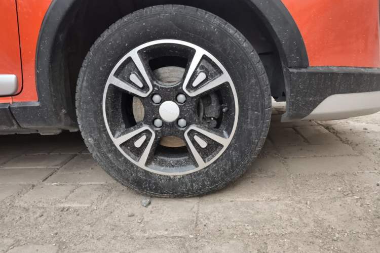 Used Geely Auto Panda Classic 2016 1.0L IMT Cool Fun Edition Right Front Wheel Hub