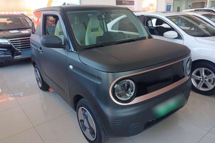 Used Geely Auto Panda Classic 2023 Panda Mini New Year Edition Treasure Bear Front Right 45 Deg