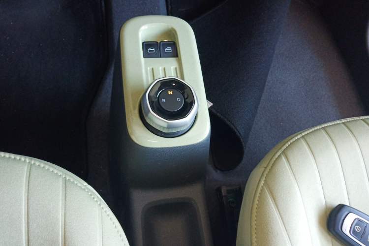 Used Geely Auto Panda Classic 2023 Panda Mini New Year Edition Treasure Bear Gear Lever