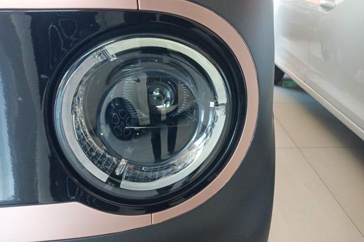 Used Geely Auto Panda Classic 2023 Panda Mini New Year Edition Treasure Bear Left Front Headlight