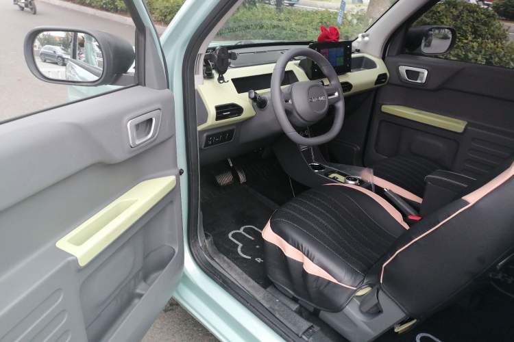 Used Geely Auto Panda Classic 2023 Panda Mini 200km Endurance Bear Driver Seat