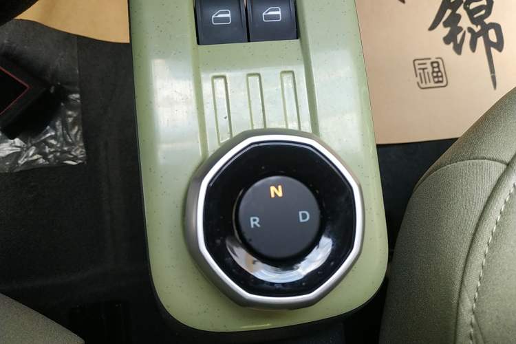Used Geely Auto Panda Classic 2023 Panda Mini 200km Endurance Bear Gear Lever