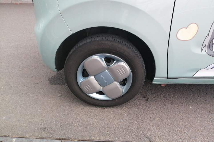 Used Geely Auto Panda Classic 2023 Panda Mini 200km Endurance Bear Left Front Wheel Hub