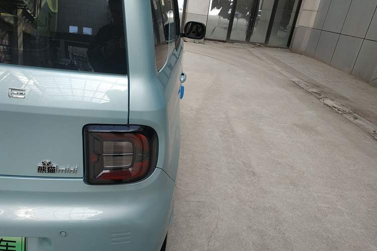 Used Geely Auto Panda Classic 2023 Panda Mini 200km Endurance Bear Right Rear Taillight