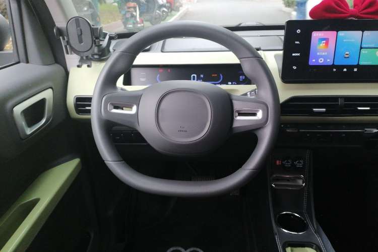 Used Geely Auto Panda Classic 2023 Panda Mini 200km Endurance Bear Steering Wheel