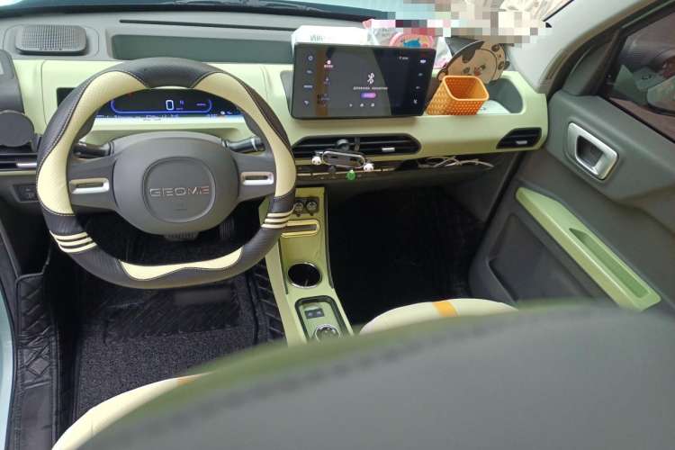 Used Geely Auto Panda Classic 2023 Panda Mini 200km Dynamic Bear Center Console