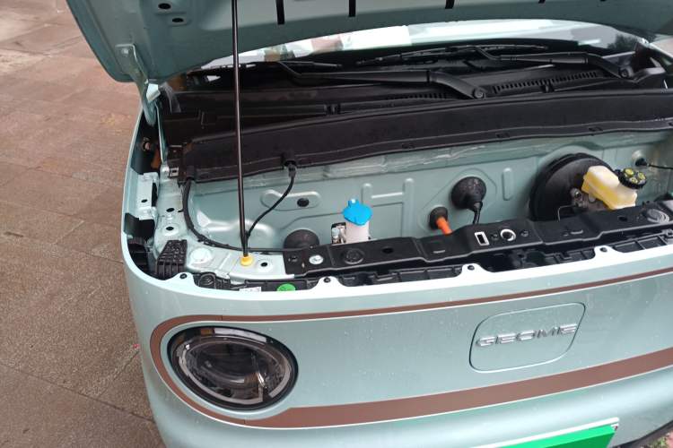 Used Geely Auto Panda Classic 2023 Panda Mini 200km Dynamic Bear Engine Bay Right