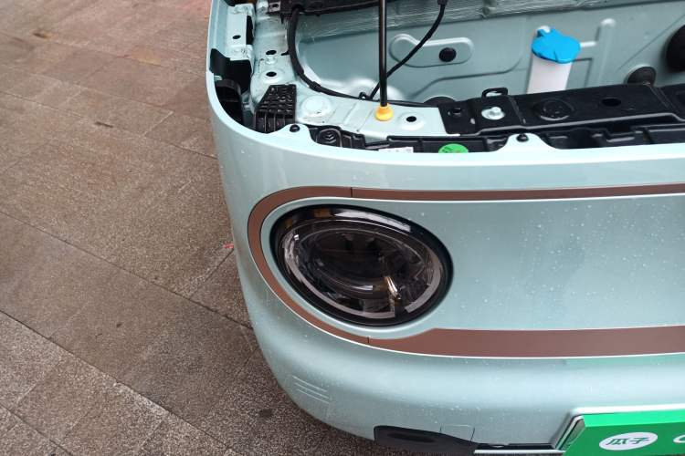 Used Geely Auto Panda Classic 2023 Panda Mini 200km Dynamic Bear Right Front Headlight