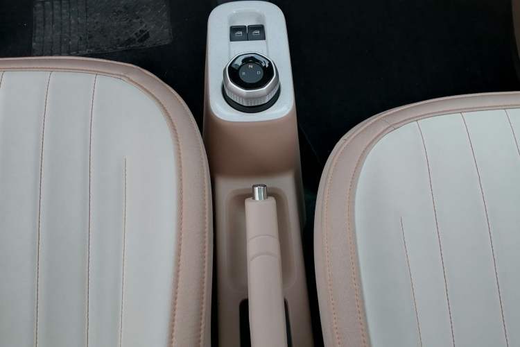 Used Geely Auto Panda Classic 2023 Panda Mini 200km Dynamic Bear Gear Lever
