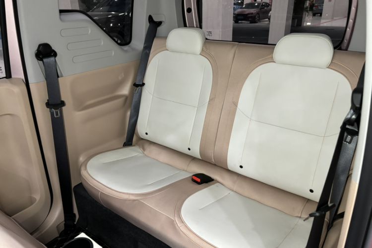 Used Geely Auto Panda Classic 2023 Panda Mini 200km Endurance Bear Interior 6