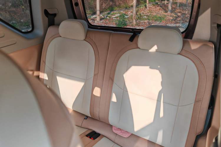 Used Geely Auto Panda Classic 2023 Panda Mini 200km Endurance Bear Left Rear Seat