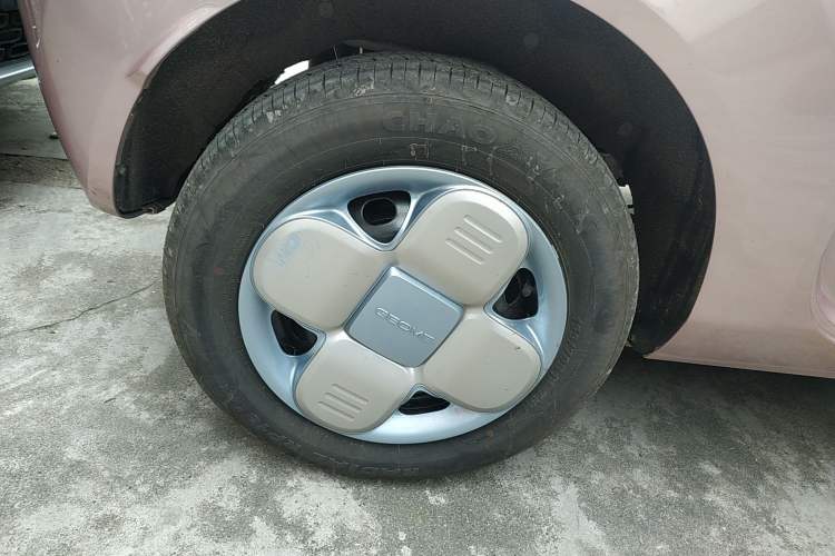 Used Geely Auto Panda Classic 2023 Panda Mini 200km Endurance Bear Right Rear Wheel Hub