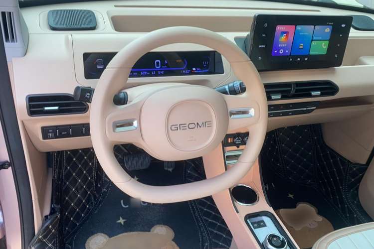 Used Geely Auto Panda Classic 2023 Panda Mini 200km Endurance Bear Steering Wheel