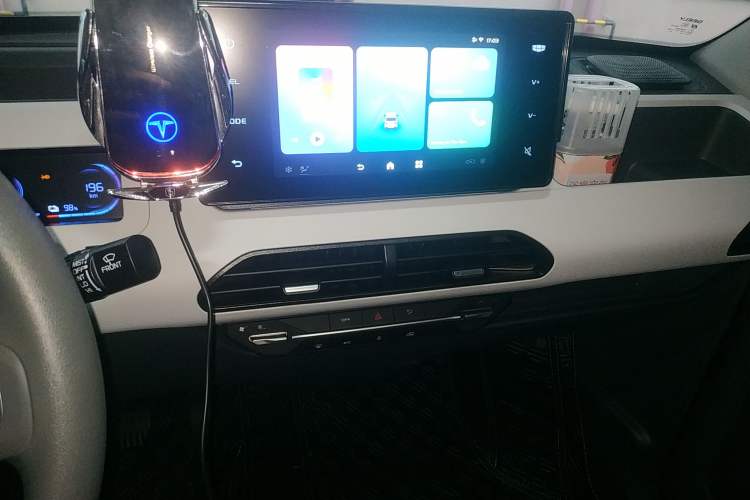 Used Geely Auto Panda Classic 2023 Panda Mini 200km Endurance Bear Audio And AC Panel