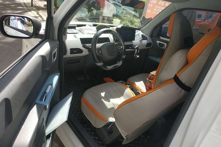 Used Geely Auto Panda Classic 2023 Panda Mini 200km Endurance Bear Driver Seat
