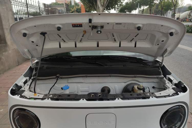 Used Geely Auto Panda Classic 2023 Panda Mini 200km Endurance Bear Engine Bay