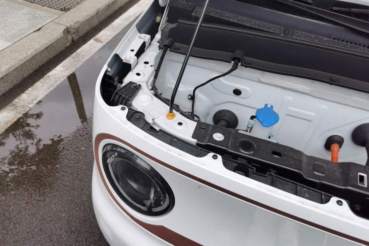 Used Geely Auto Panda Classic 2023 Panda Mini 200km Endurance Bear Engine Bay Right