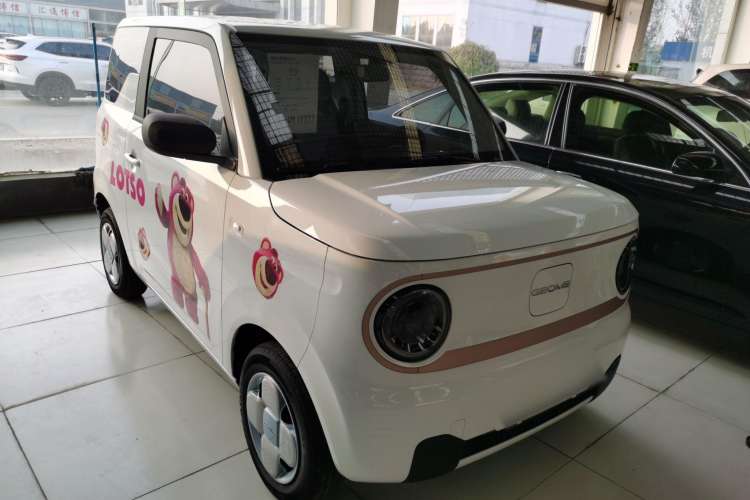 Used Geely Auto Panda Classic 2023 Panda Mini 200km Endurance Bear Front Right 45 Deg