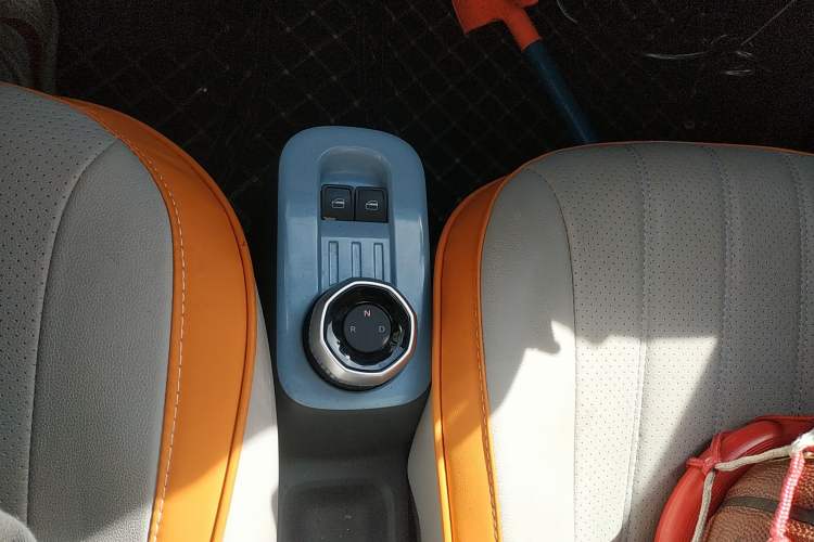 Used Geely Auto Panda Classic 2023 Panda Mini 200km Endurance Bear Gear Lever