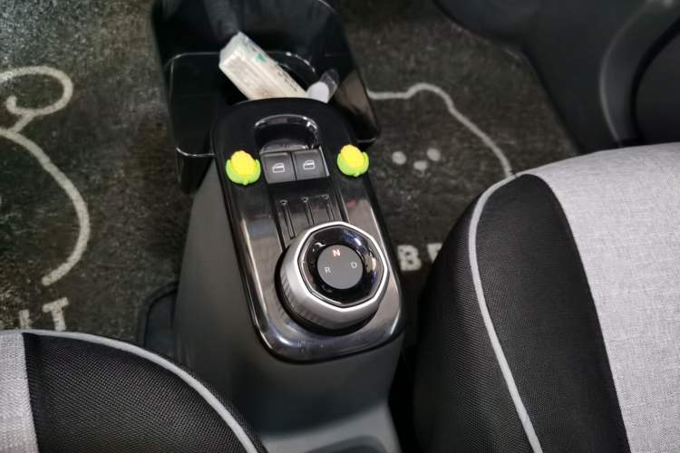 Used Geely Auto Panda Classic 2023 Panda Mini 200km Endurance Bear Gear Lever