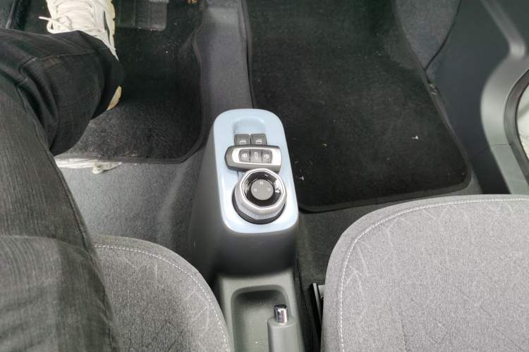 Used Geely Auto Panda Classic 2023 Panda Mini 200km Endurance Bear Gear Lever