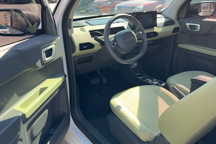 Used Geely Auto Panda Classic 2023 Panda Mini New Year Edition Treasure Bear Interior 1