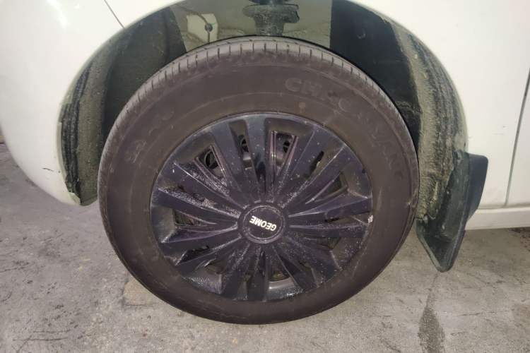 Used Geely Auto Panda Classic 2023 Panda Mini 200km Endurance Bear Left Front Wheel Hub