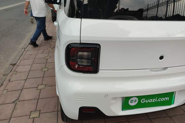 Used Geely Auto Panda Classic 2023 Panda Mini 200km Endurance Bear Left Rear Taillight