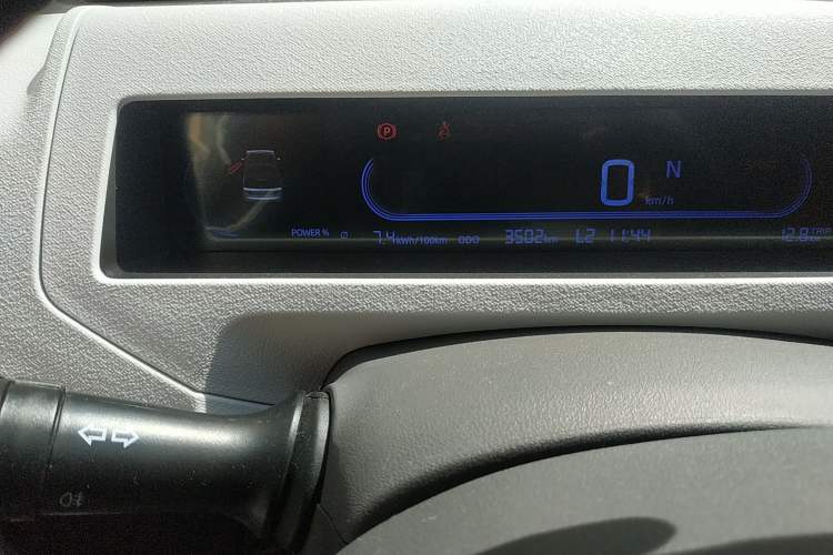 Used Geely Auto Panda Classic 2023 Panda Mini 200km Endurance Bear Odometer Close Up