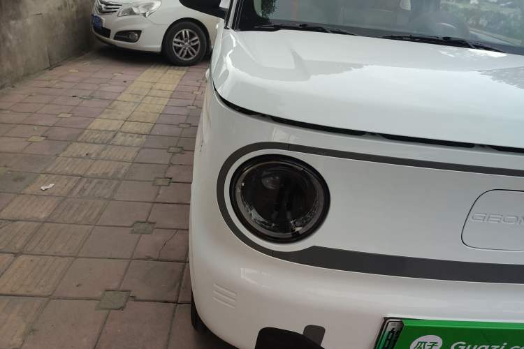 Used Geely Auto Panda Classic 2023 Panda Mini 200km Endurance Bear Right Front Headlight